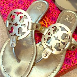 Tory Burch Gold metallic Miller Size 9 EUC
